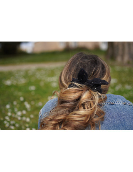 scrunchie bow Ivy Black with gold polka dots