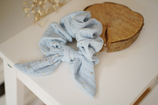scrunchie bow Ivy Ice Blue with gold polka dots