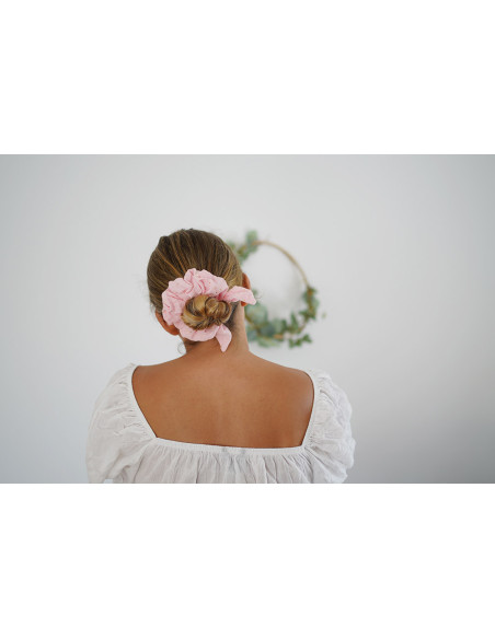 scrunchie bow Ivy Rose Tea with gold polka dots