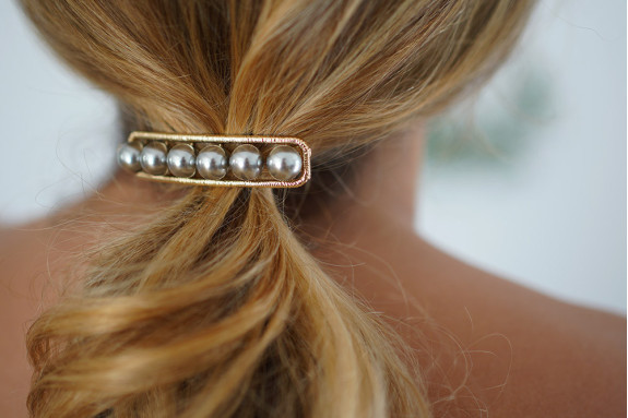 Barrette Rachelle Dorée Perles Grises