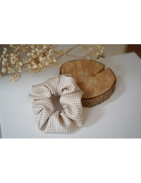 Tamara scrunchie with Beige and White Houndstooth Print