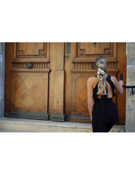 Tamara scrunchie with Beige and White Houndstooth Print