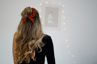 scrunchie bow Ivy Rust with Gold Polka Dots 2