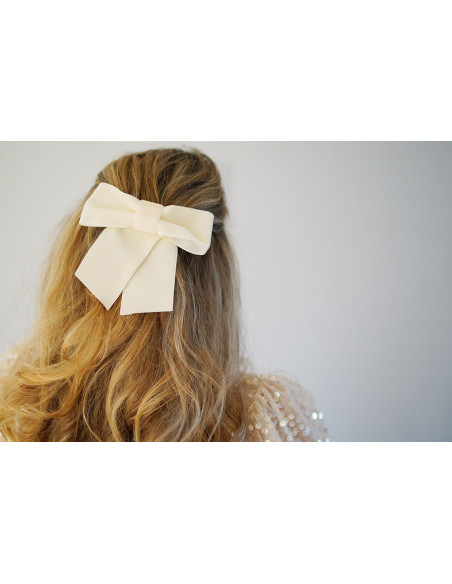 hair clip bow Alma Velvet Ecru
