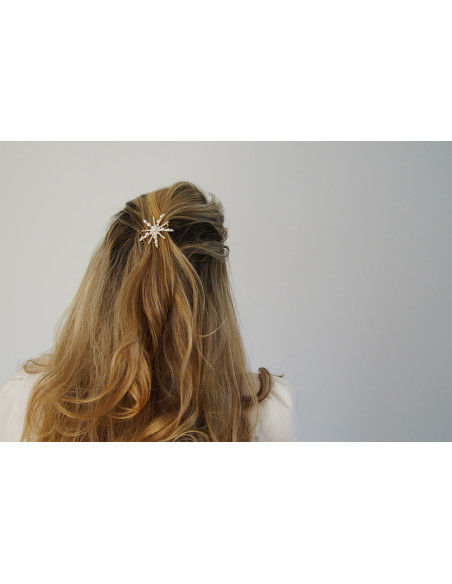 Barrette Aurore étoile dorée perles nacrées et strass argentés