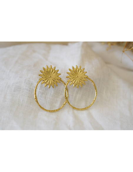 Isélia Golden Flowers Hoop Earrings