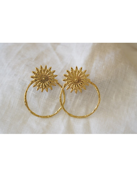 Isélia Golden Flowers Hoop Earrings