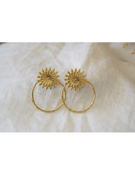 Isélia Golden Flowers Hoop Earrings