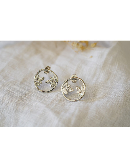 Boucles d’Oreilles Calista Argentées Rondes à Feuillages