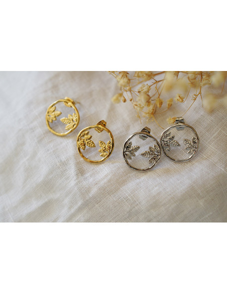 Boucles d’Oreilles Calista Argentées Rondes à Feuillages