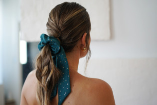 scrunchie Dark Green Lina Ribbon with Gold Polka Dots 2
