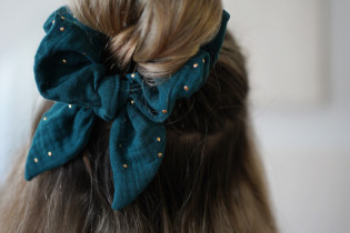 scrunchie bow Dark Green Ivy with Gold Polka Dots 2