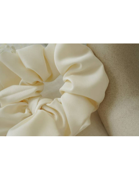 scrunchie bow Bridle Satin Ecru