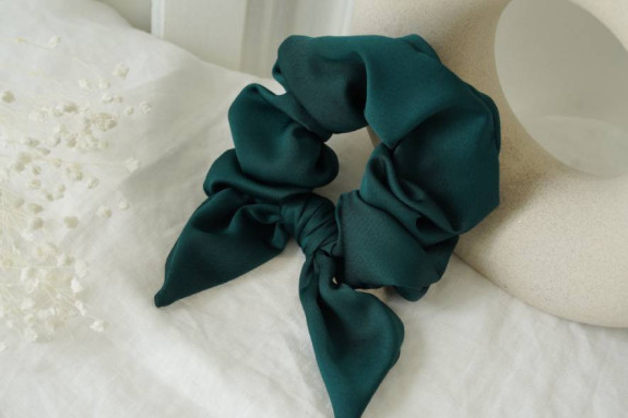scrunchie bow Bridle Satin Emerald Green