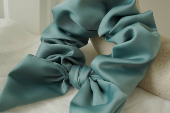 Chouchou Noeud Bride Satin Vert Sauge