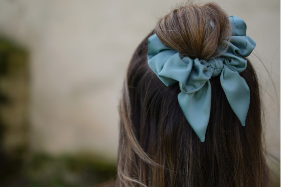 Chouchou Noeud Bride Satin Vert Sauge