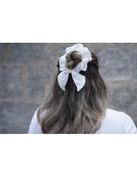 scrunchie bow Mary White Iridescent