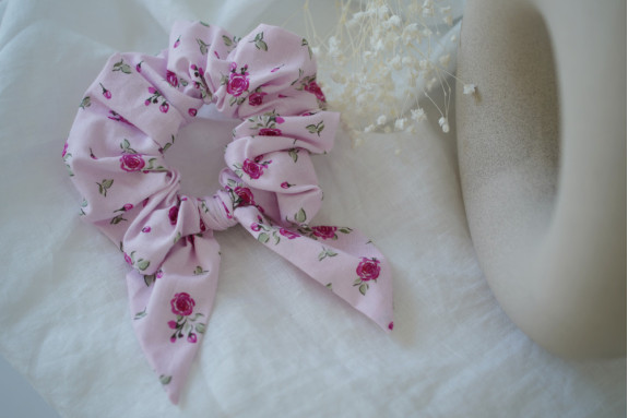 scrunchie bow Prima Pink Floral Print