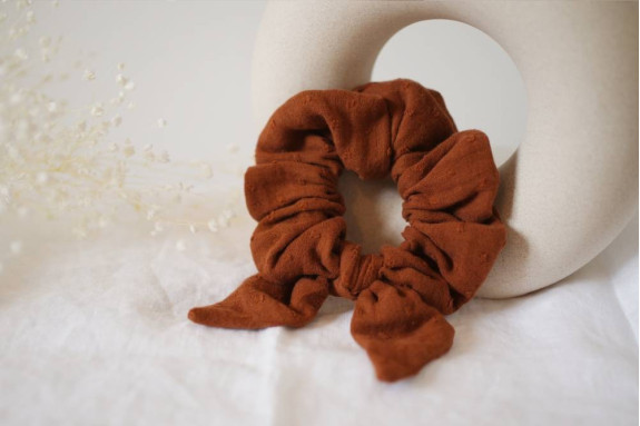 scrunchie bow Hélène Plumetis Hazelnut