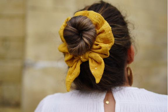 Chouchou Noeud Ivy Jaune Moutarde à Pois Dorés