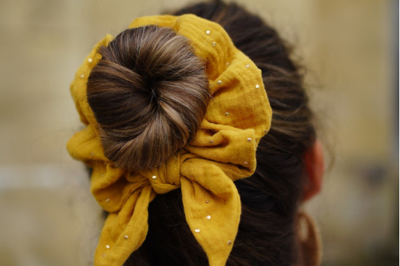 Chouchou Noeud Ivy Jaune Moutarde à Pois Dorés