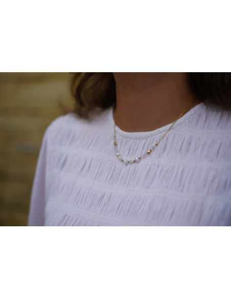 Collier Nahia Maille Fine perles dorées, nacrées et rose nude