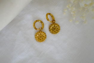 Augustine gold daisy earrings