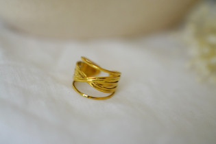 gold adjustable cross ring Célina