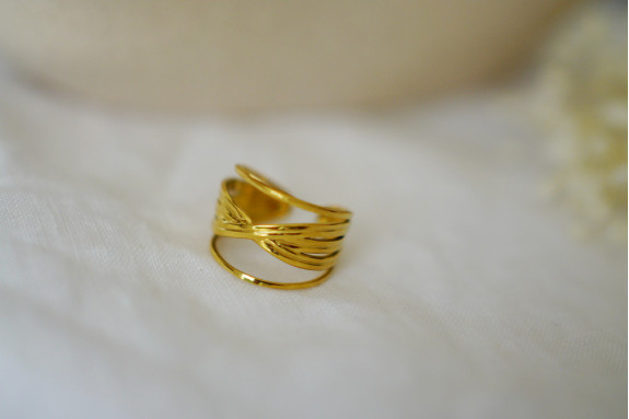 gold adjustable cross ring Célina