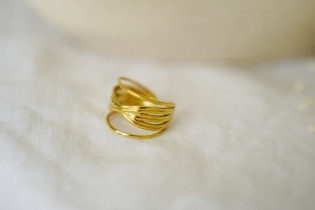 gold adjustable cross ring Célina 2