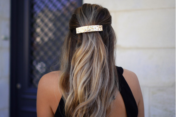 Barrette cheveux Orélia dorée martelée rectangulaire | Accessoire chic