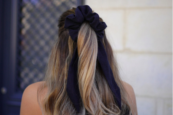 Chouchou Ruban Cléa Noir | Accessoire cheveux coton uni chic