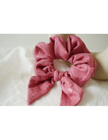 glittery pink Aélia bow scrunchie