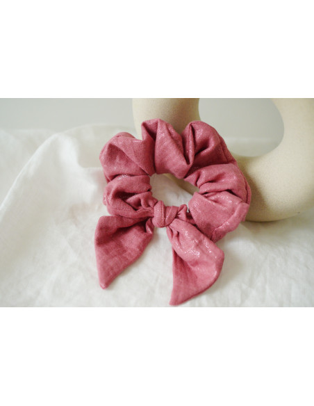 glittery pink Aélia bow scrunchie