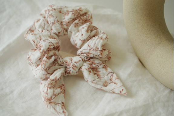 Chouchou cheveux femme nœud fleuri ivoire rose - Novalie - Bohomane