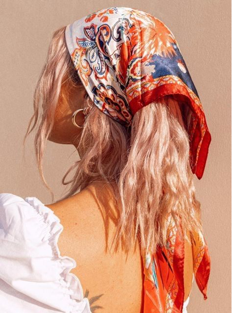 Coiffure avec foulard cheveux femme Bohomane
