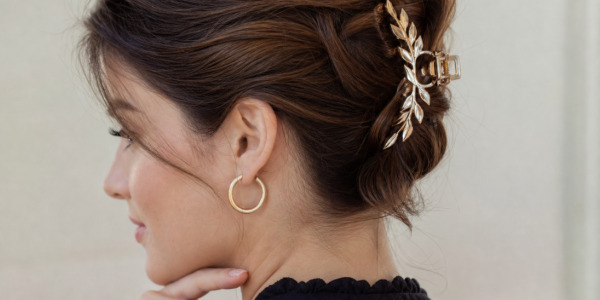 Barrette cheveux femme chic : 12 modèles tendance 2026 qui ne glissent pas